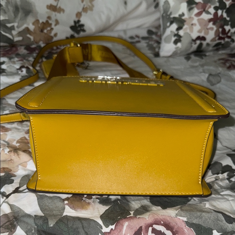 Steve Madden Yellow Crossbody Bag - Picture 3 of 6